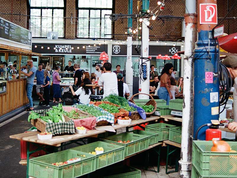 busy local markets metafuro